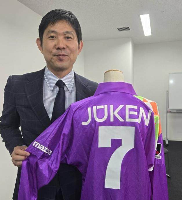 kaiyunsports-森保一携上村健一战广岛元老赛 两人曾当8年队友