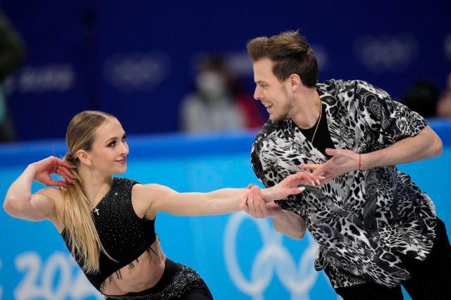 开云体育中国-法国冰舞王牌征服俄劲敌：看他们比赛是我们的荣幸