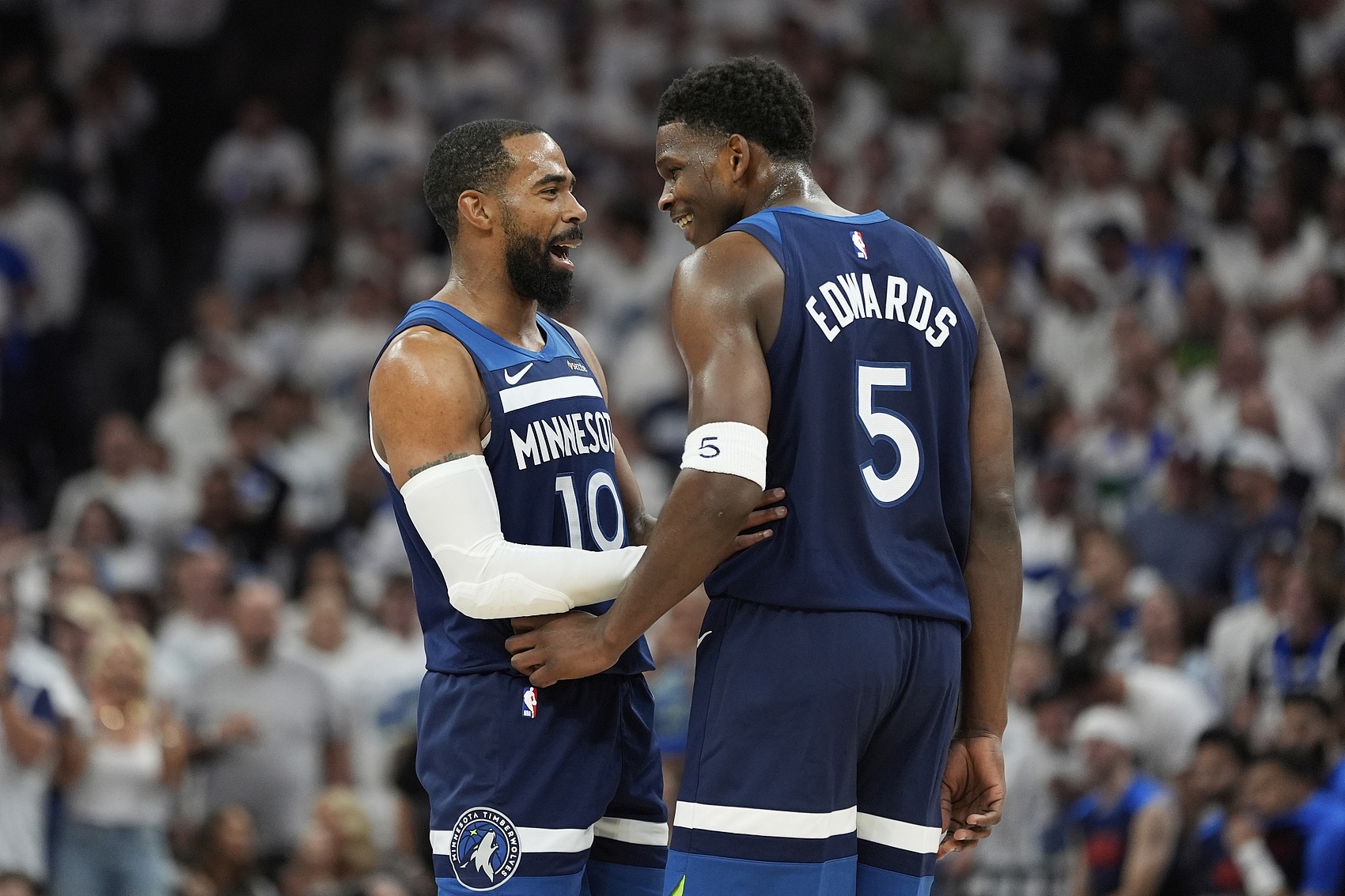 开云-爱德华兹：听说康利还能回来&amp;我真的希望这能发生 我们想要他回来